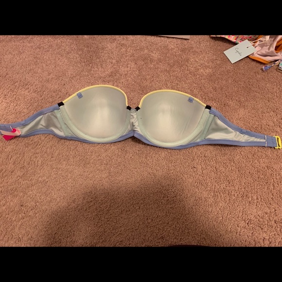 Victoria’s Secret bikini top - Picture 4 of 6